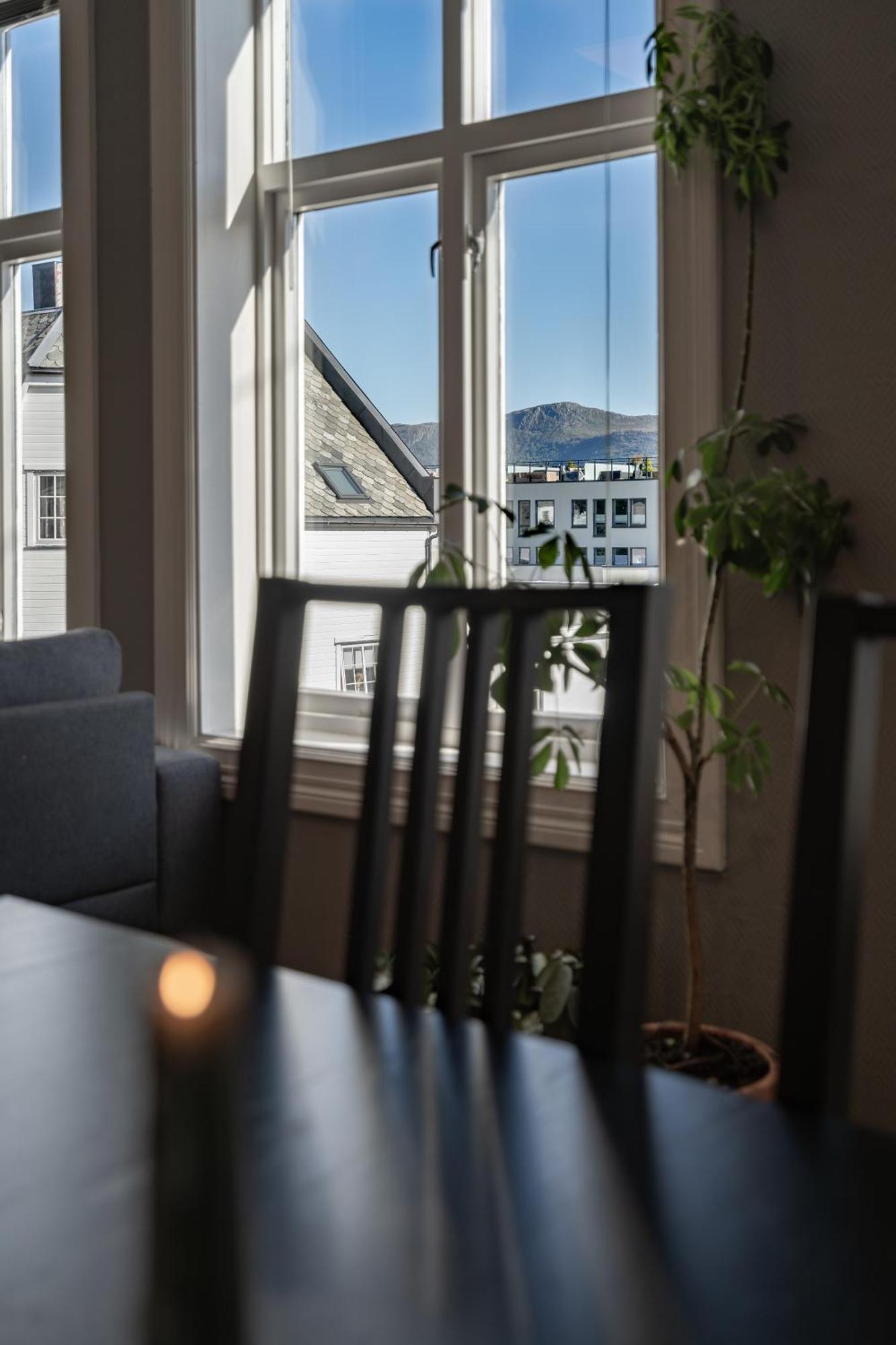 Sunny Apartment In Alesund City Buitenkant foto