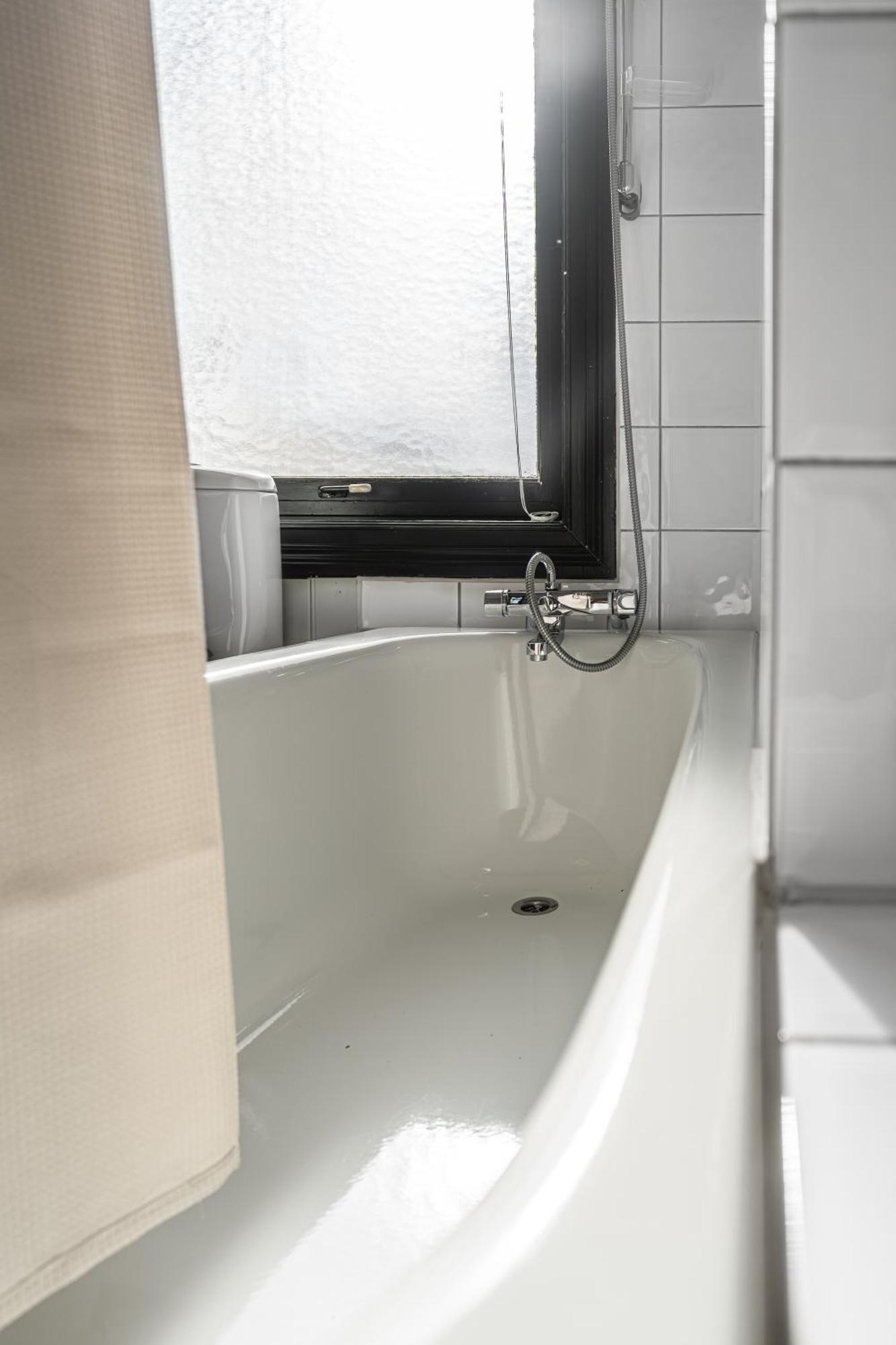 Sunny Apartment In Alesund City Buitenkant foto