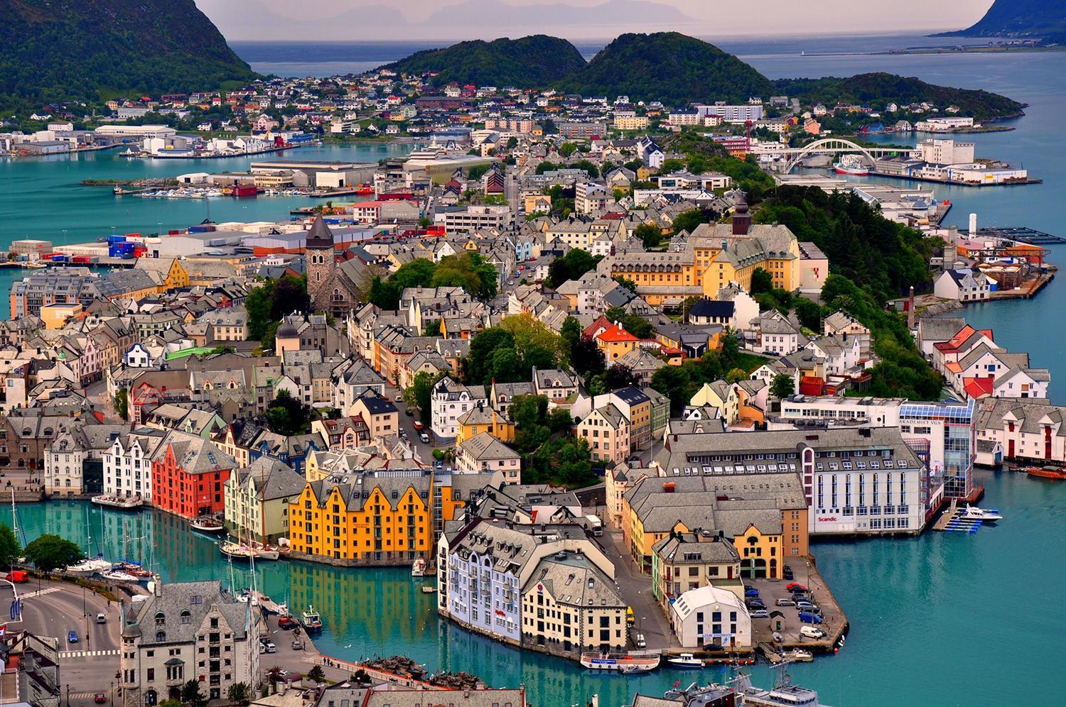 Sunny Apartment In Alesund City Buitenkant foto